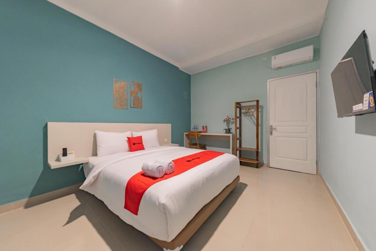 Reddoorz Plus Near Surapati Core Bandung Esterno foto