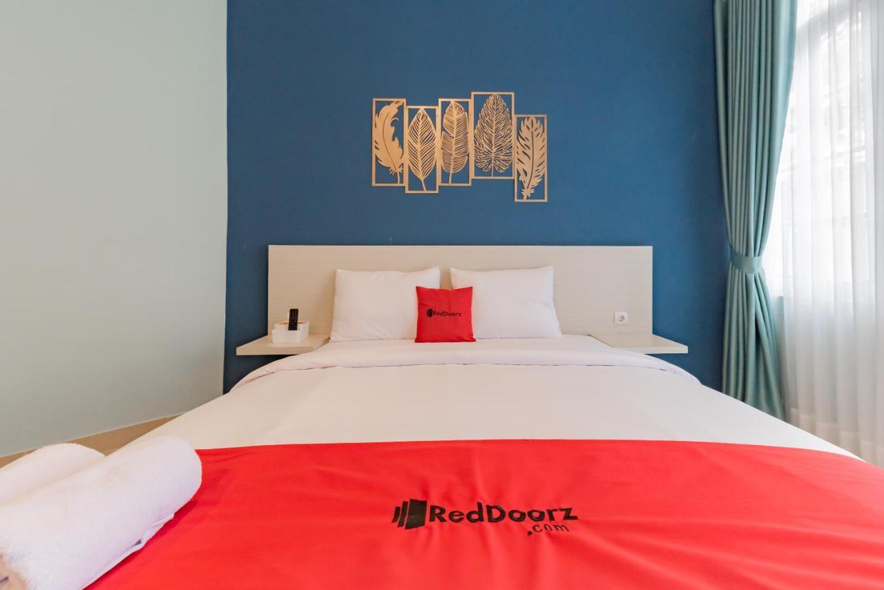 Reddoorz Plus Near Surapati Core Bandung Esterno foto