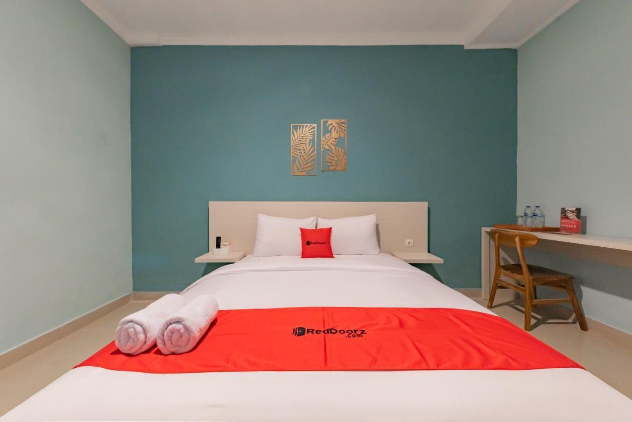 Reddoorz Plus Near Surapati Core Bandung Esterno foto