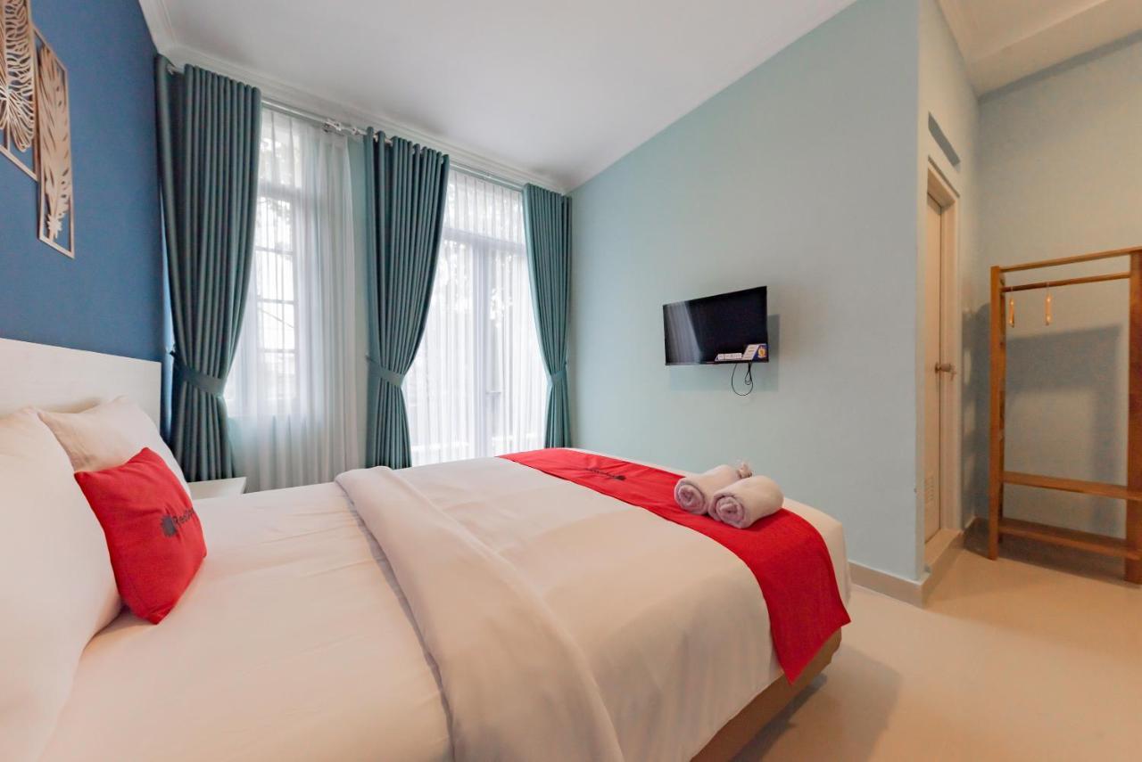 Reddoorz Plus Near Surapati Core Bandung Esterno foto