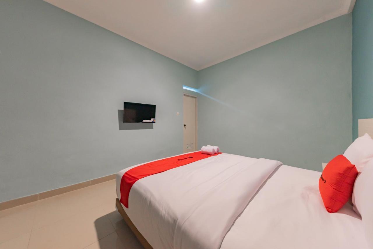Reddoorz Plus Near Surapati Core Bandung Esterno foto