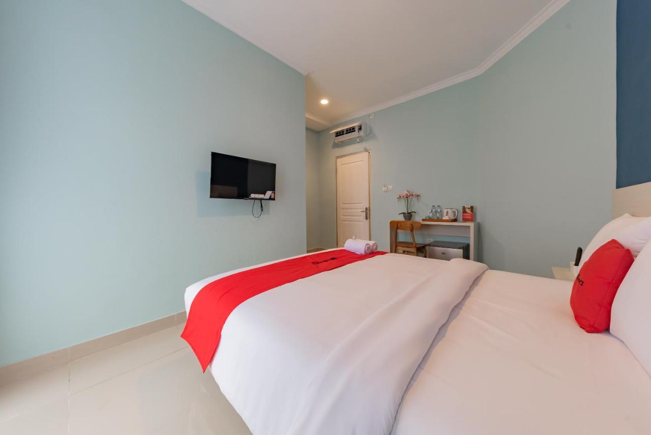 Reddoorz Plus Near Surapati Core Bandung Esterno foto