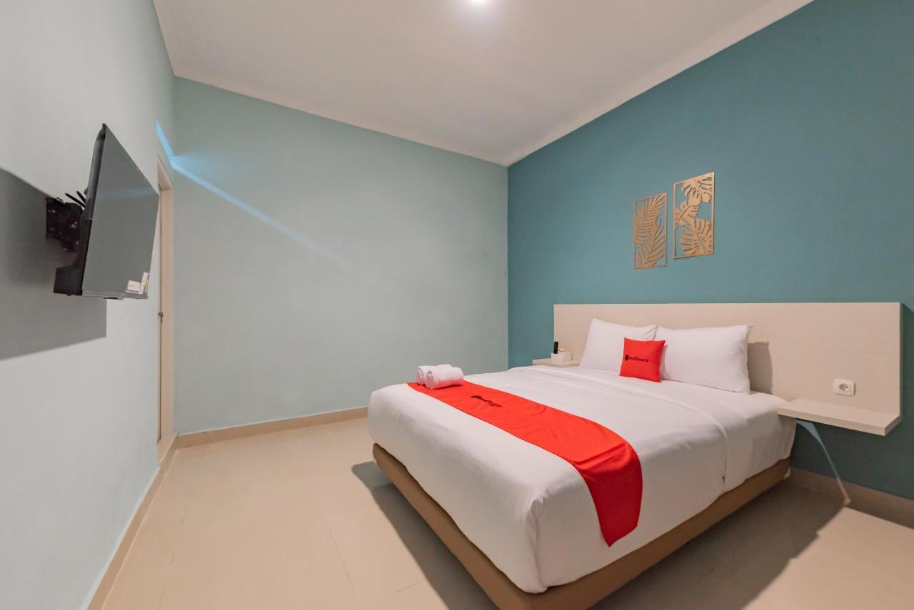 Reddoorz Plus Near Surapati Core Bandung Esterno foto