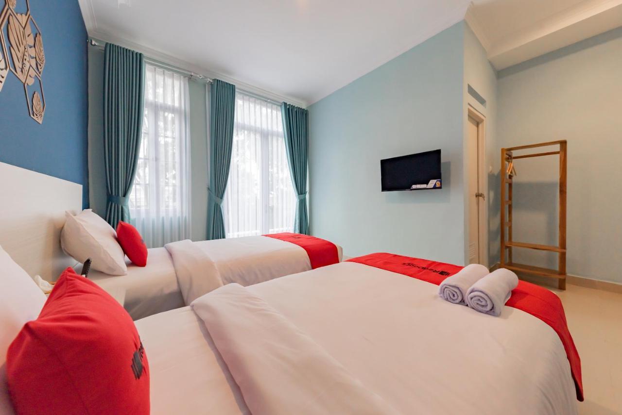 Reddoorz Plus Near Surapati Core Bandung Esterno foto